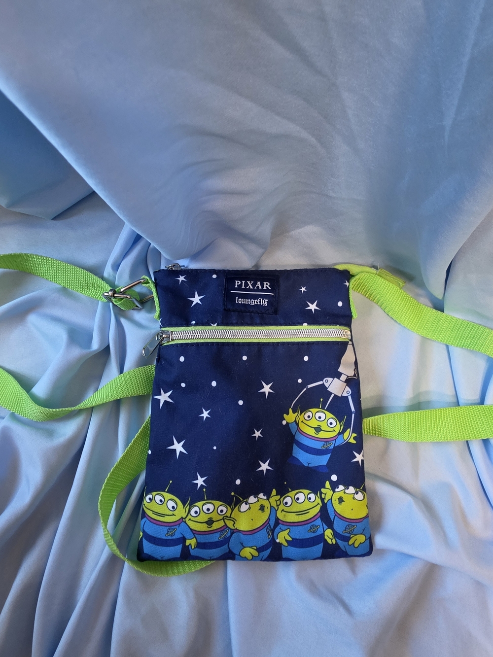 Hot Topic Loungefly Disney Pixar Toy Story The Claw Passport Crossbody Bag - Picture 2 of 5